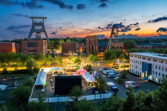 Von Donnerstag, 15. August, bis Samstag, 17. August, öffnet jeweils ab 21 Uhr das Hertener Sommerkino von AGR und Hertener Stadtwerken wieder seinen Vorhang auf dem Doncaster Platz der Zeche Ewald und bietet drei besondere Film-Highlights (Foto: AGR/Frank Rogner). Von Donnerstag, 15. August, bis Samstag, 17. August, öffnet jeweils ab 21 Uhr das Hertener Sommerkino von AGR und Hertener Stadtwerken wieder seinen Vorhang auf dem Doncaster Platz der Zeche Ewald und bietet drei besondere Film-Highlights (Foto: AGR/Frank Rogner).
