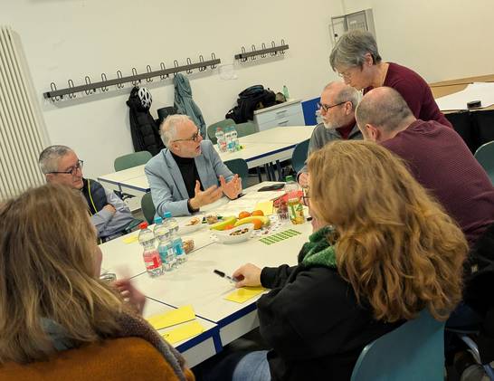 Im Hertener Stadtbezirk Nord haben sich Interessierte zur Themenkonferenz "Gemeinsam zum Wir" in der Mensa der Ludgerusschule getroffen. Im Hertener Stadtbezirk Nord haben sich Interessierte zur Themenkonferenz "Gemeinsam zum Wir" in der Mensa der Ludgerusschule getroffen.