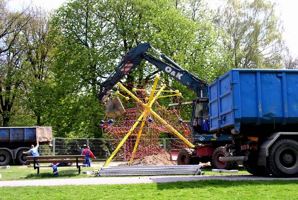 Arbeiten am Klettergerüst (04.04)