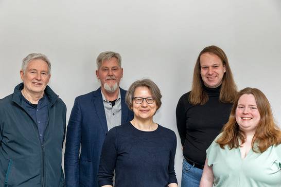 Freuen sich stellvertretend für alle neuangesiedelten Unternehmen auf der Bahnhofstraße (v.l.n.r.): Werner Schnieders (Werbe- und Interessengemeinschaft Westerholt), Horst Guse (Scooterwelt Herten), Brigitte Berkau (Wirtschaftsförderung Herten), Johannes und Samira Schürmann (Buchhaltung Ruhr) (Foto: Birgit Mordhorst).
