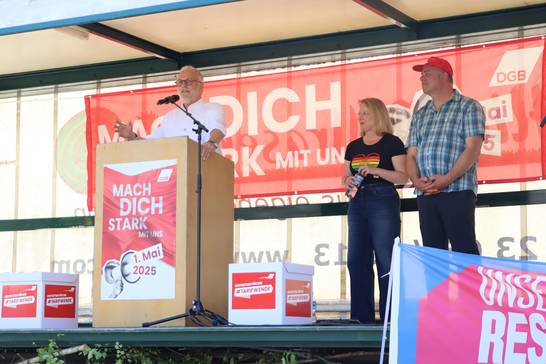 Bürgermeister Matthias Müller rief in seiner Rede dazu auf, das Motto „Mach dich stark mit uns“ auch im übergeordneten Kontext als Lösung für gesellschaftliche Probleme zu verstehen. Bürgermeister Matthias Müller rief in seiner Rede dazu auf, das Motto „Mach dich stark mit uns“ auch im übergeordneten Kontext als Lösung für gesellschaftliche Probleme zu verstehen.