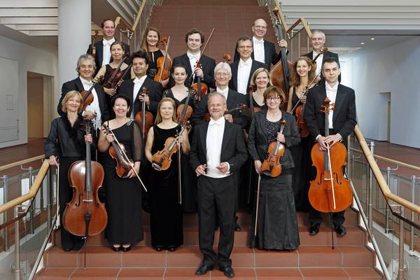 Das Kammerorchester Sinfonietta Köln wurde 1984 gegründet und gehört heute zu den profiliertesten Ensembles seiner Art. 