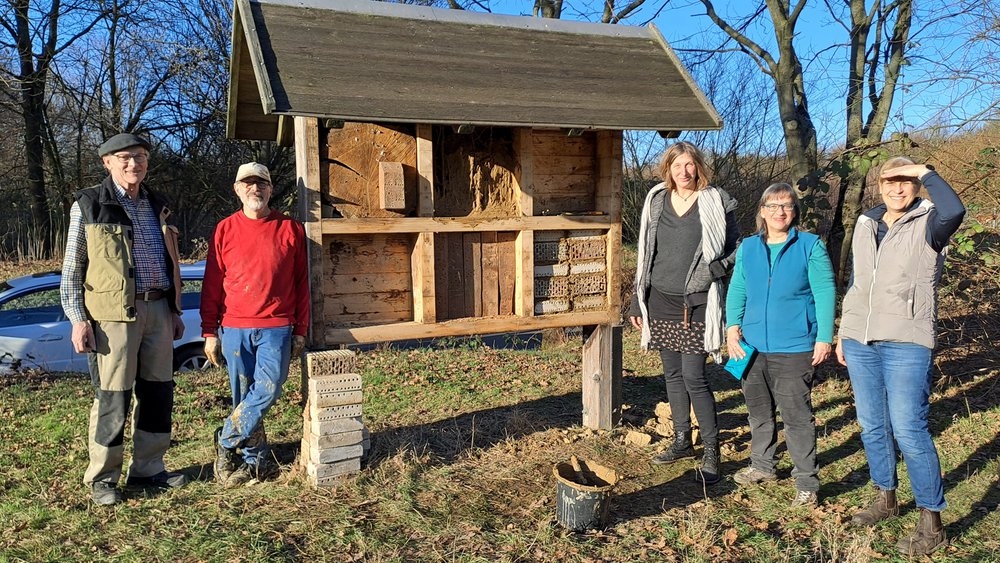 Arbeitskreis „Grüne Stadt Herten“ renoviert Insektenhotel 