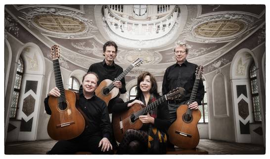 Das deutsch-kanadische Amadeus Guitar Duo und das süddeutsche Duo Gruber & Maklar lassen in ihrem Programm -Guitar Gala Matinée- die schönsten Werke der europäischen und süd-amerikanischen Literatur für Quartett, Duo und Sologitarre erklingen Das deutsch-kanadische Amadeus Guitar Duo und das süddeutsche Duo Gruber & Maklar lassen in ihrem Programm -Guitar Gala Matinée- die schönsten Werke der europäischen und süd-amerikanischen Literatur für Quartett, Duo und Sologitarre erklingen