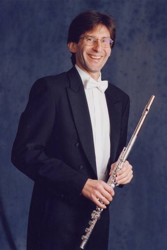 Der Künstler tritt beim Schlosskonzert auf.