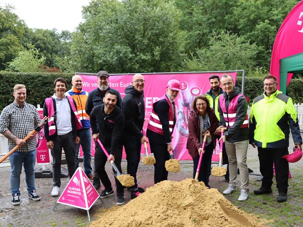 Glasfaser-Spatenstich der Telekom