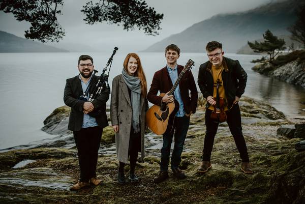 Nach den erfolgreichen Konzerten der „Young Scots Trad Awards Winner Tour“ in 2018 und 2019 stehen auch in diesem Jahr vom 26. Februar bis zum 15. März wieder vier junge schottische Ausnahmemusikerinnen und -musiker in 19 Spielstätten in Deutschland