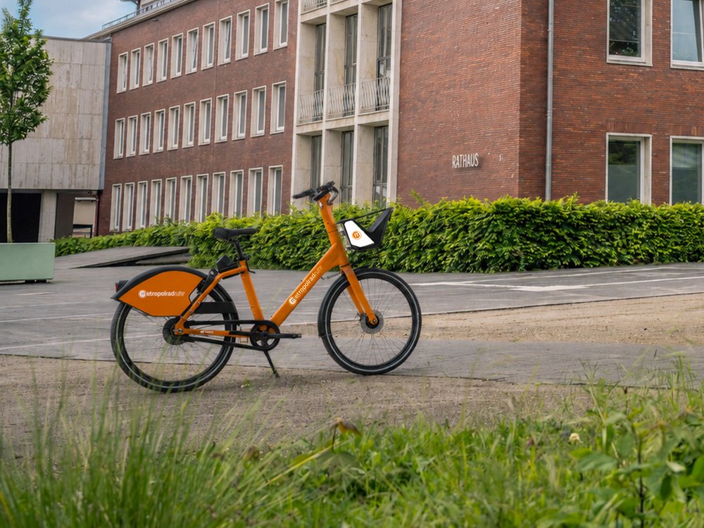 Fahrrad vor dem Rathaus
