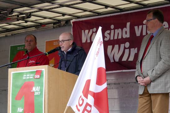 Bürgermeister Fred Toplak machte auf der Maikundgebung deutlich, dass gute Arbeit auch einen gerechten Lohn verdiene. Bürgermeister Fred Toplak machte auf der Maikundgebung deutlich, dass gute Arbeit auch einen gerechten Lohn verdiene.