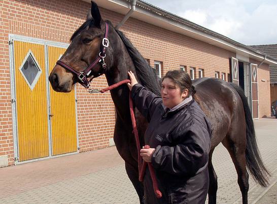 Miss Herten mit Pflegerin (04/06)