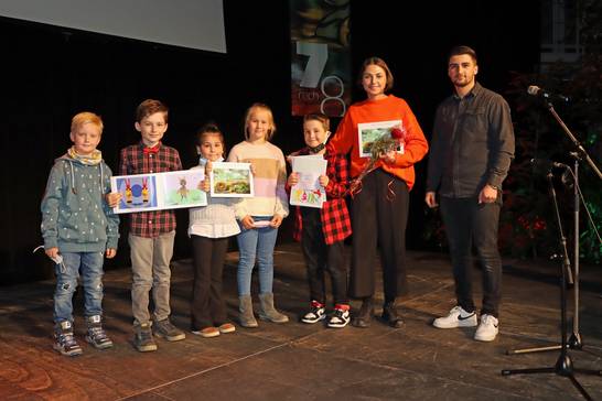 Die Kinder Kinder der Süder Grundschule erhielten den Kinder- und Jugendkulturpreis für das Kunstprojekts „Tiere mal anders“. 