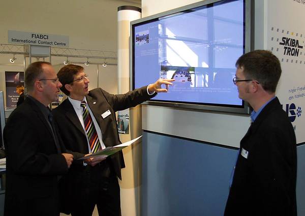 ExpoReal 2004 1 (10.04)