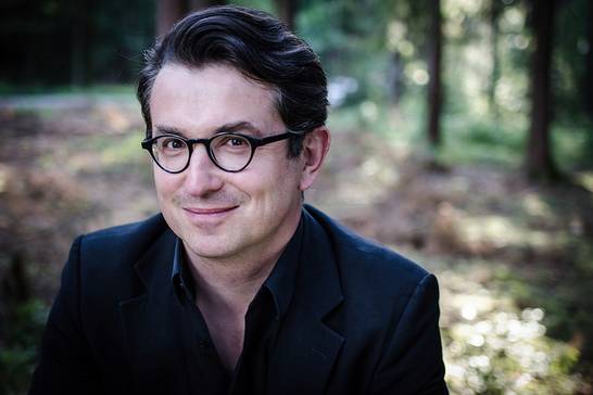 Daniel Heide begleitet Sopranistin Katharina Konradi auf dem Klavier. Daniel Heide begleitet Sopranistin Katharina Konradi auf dem Klavier.